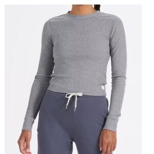 Vuori Women's Long Sleeve Crop Tee in Heather Gray
